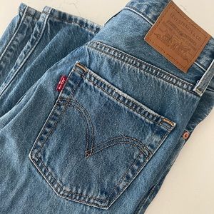 Classic Blue Levi’s Ribcage Straight Ankle